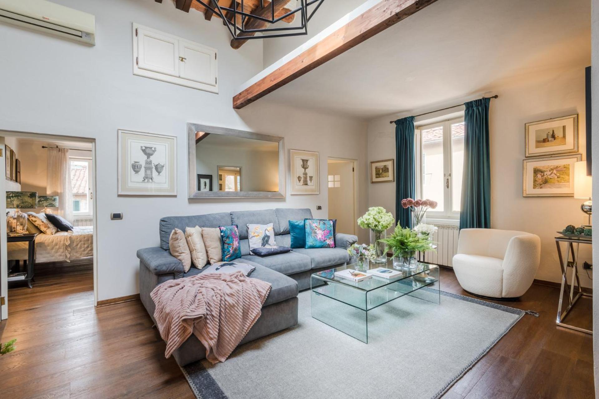 Clocktower Penthouse, 4th Floor With Terrace Lucca